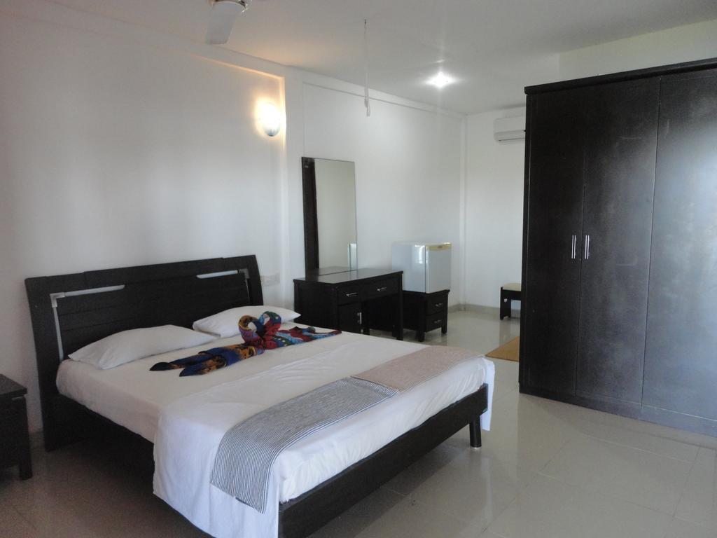 Yoho Hotel Arugambay Beach Inn Arugam Bay Habitación foto